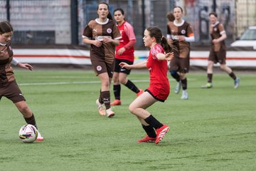 Bild 96 - wBJ FC St. Pauli - Walddoerfer SV : Ergebnis: 3:4